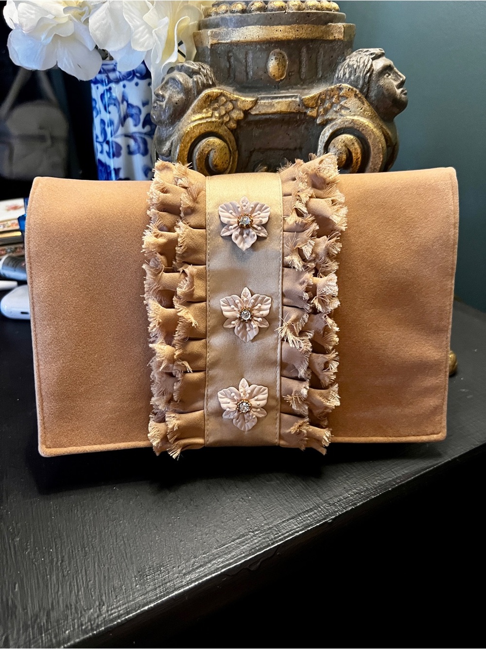 Shiraleah Chicago Camel Velvet Floral Clutch NWT - Picture 15 of 16